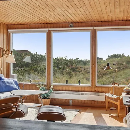 Well-kept 70s Near The North Sea * Nørre Lyngvig