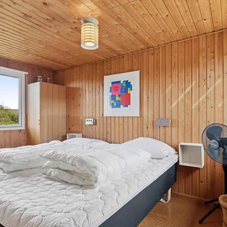 Well-kept 70s Near The North Sea Vakantiehuis *