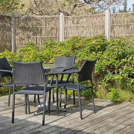 Well-kept 70s Near The North Sea Vakantiehuis *