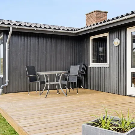 Feriehus Well-kept 70s Near The North Sea *